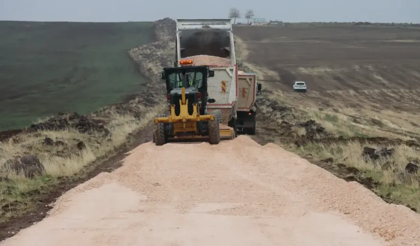 Şanlıurfa Büyükşehir Belediyesi Siverek Kırsalında Ulaşımı Rahatlatıyor!