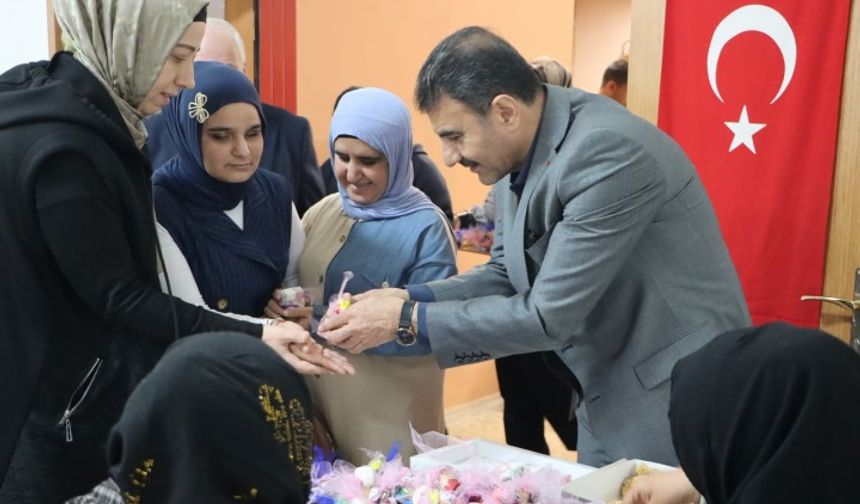 Şanlıurfa'da Engelli Öğrenciler Kadir Gecesi'nde Gönülleri Fethetti