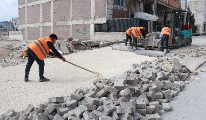 Haliliye’de Konforlu Ulaşım İçin Yeni Yollar Açılıyor, Eski Yollar Yenileniyor