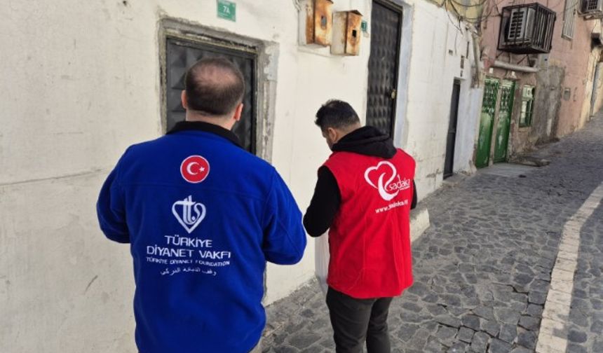 Şanlıurfa İl Müftülüğü ve TDV’den Yetim ve İhtiyaç Sahibi Ailelere Yardım