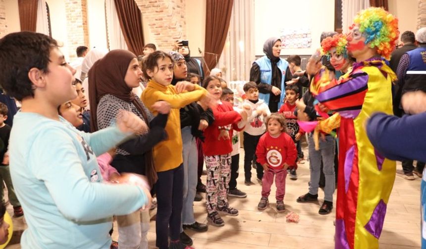 Şanlıurfa'da Yetimlerin Yüzünü Güldüren İftar: "Unutursan Yetim Kalır"