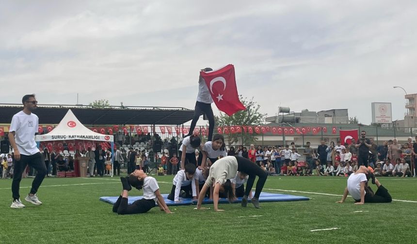 Suruç’ta 23 Nisan Coşkusu Stadyuma Taşındı