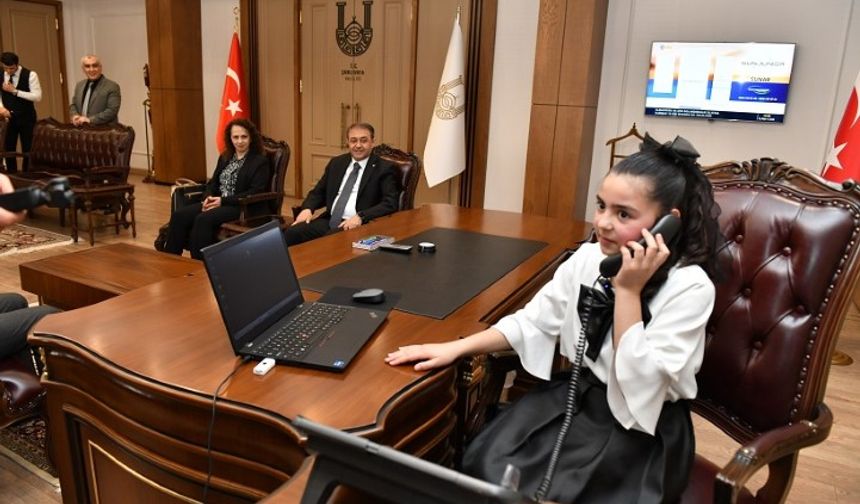 Şanlıurfa Valisi, 23 Nisan’da Koltuğunu Minik Hiranur’a Devretti