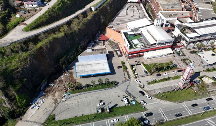 Samsun'da Kahreden Heyelan! Baba ve İki Kızı Can Verdi, Anne Yaralı Kurtuldu