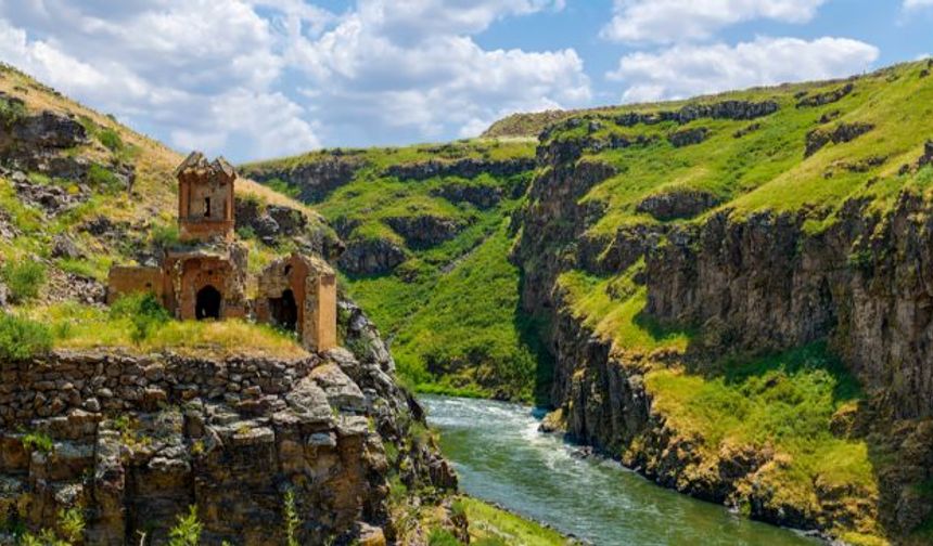 Bu İlçede Evi, Arsası Olan Yaşadı: Kars'ın En Güzel İlçesi Seçildi!
