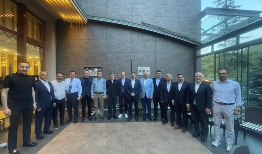 AK Parti Bölge Toplantısında Kalkınma ve Hizmet Konuları Ele Alındı