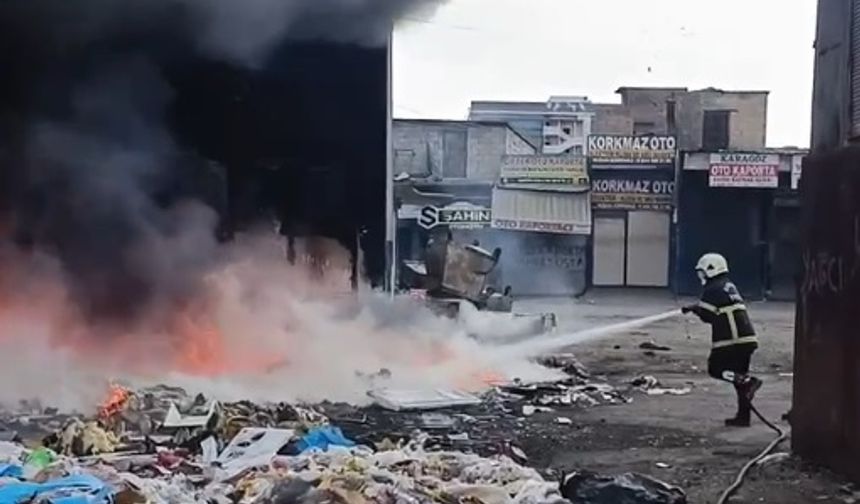 Şanlıurfa Haliliye Kamberiye Mahallesi’nde Atık Yangını Korkuttu