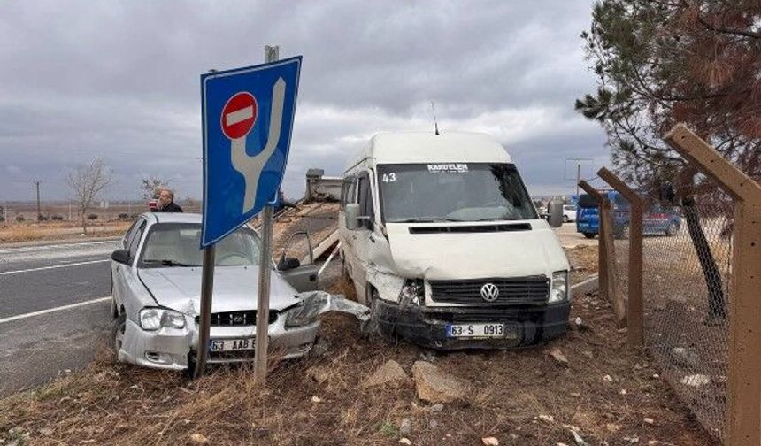 Şanlıurfa’da Trafik Kazası: Minibüs Ve Otomobil Çarpıştı!