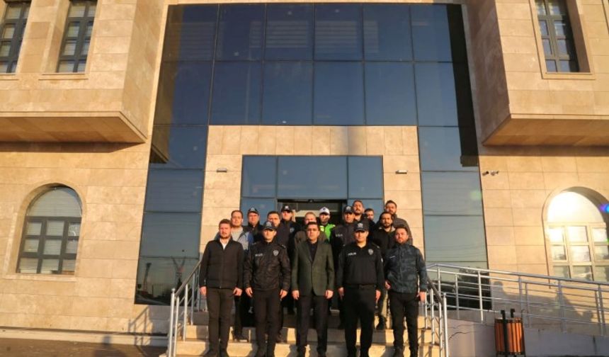 Şanlıurfa Emniyet Müdürü Aksoy, Akçakale’de Görev Başındaki Polisleri Ziyaret Etti