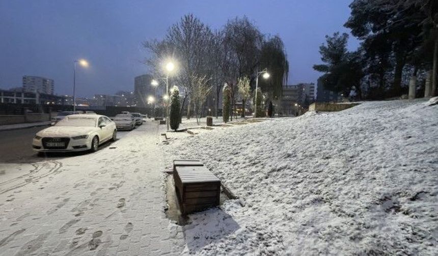 Şanlıurfa’da Kar Engeli: Eğitim ve Kamu Hizmetlerine Ara Verildi