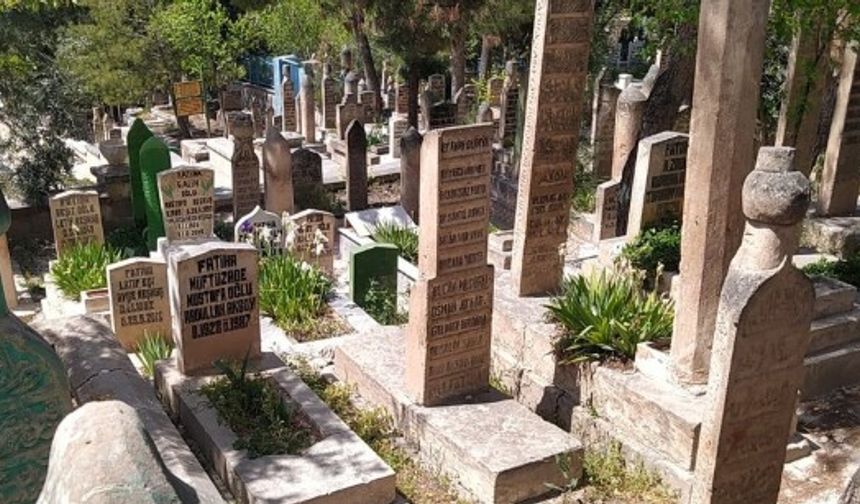 Ayşe Karataş Vefat Etti