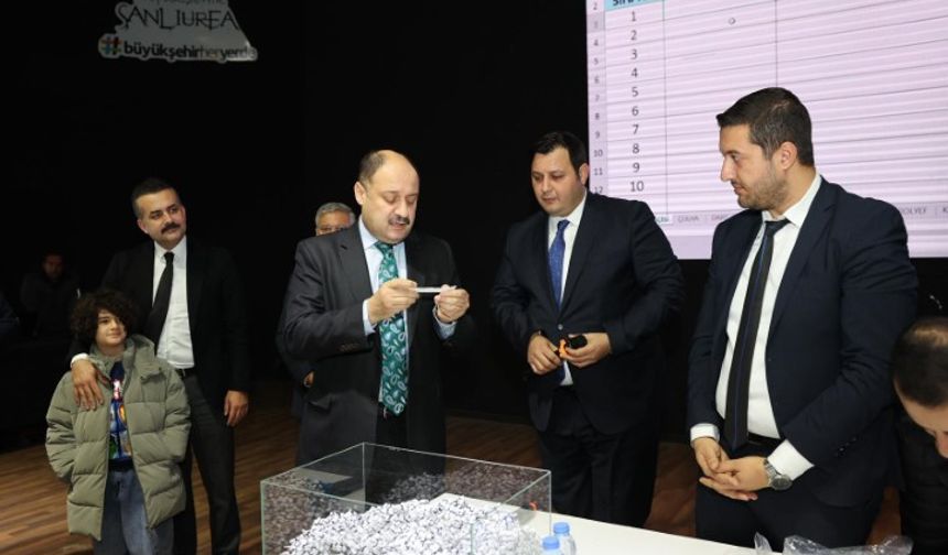 Şanlıurfa Büyükşehir Belediyesi’nde 90 Personel İçin Kura Çekimi Yapıldı!