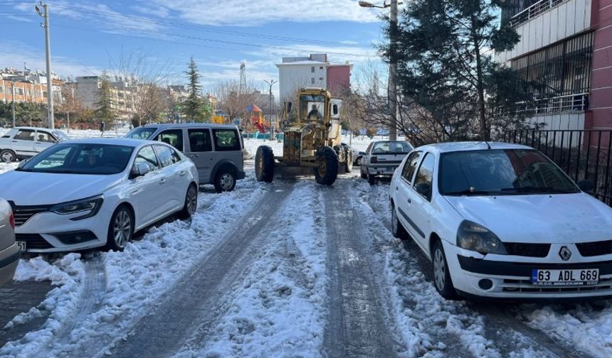 Şanlıurfa Haliliye’de Kar Küreme Çalışmaları Aralıksız Sürüyor