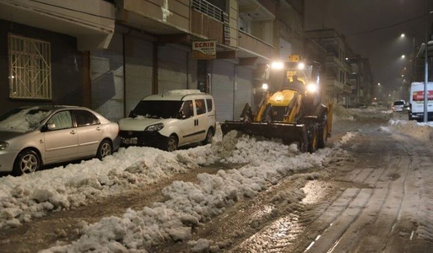 Şanlıurfa Haliliye’de Kar Yağışına Karşı 7/24 Mücadele!