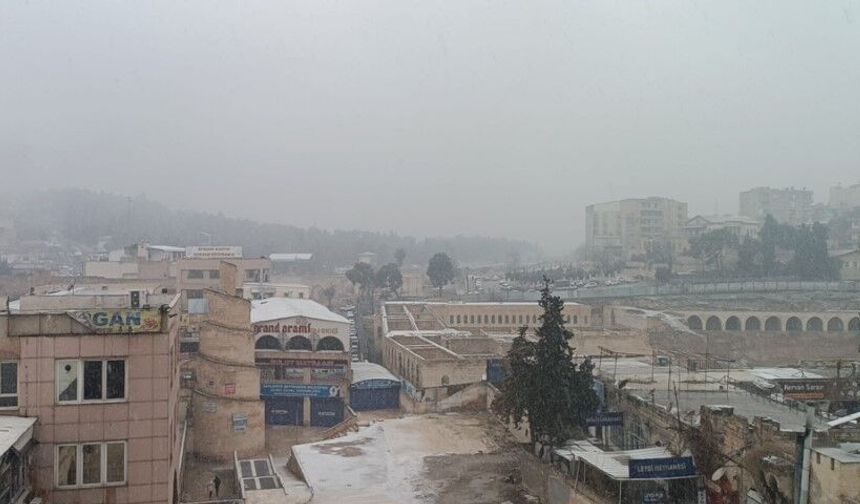 Şanlıurfa’da Beklenen Yoğun Kar Yağışı Başladı