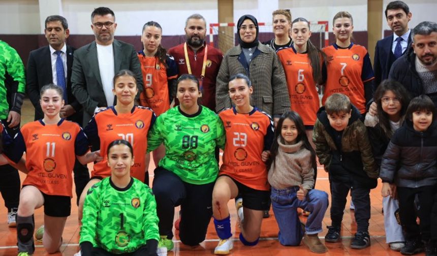 Asuman Yazmacı’dan Güneşin Çocukları’na Tebrik Mesajı!