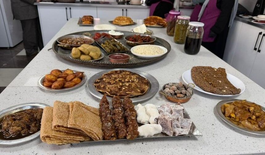 Şanlıurfa Siverek’te Ramazan Bereketi: Kadınlar Yöresel Lezzetlerle Kazanç Sağlıyor