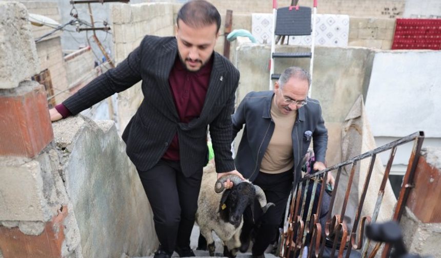 Başkan Mehmet Kuş’tan Kapı Kapı Ramazan Seferberliği