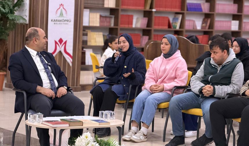 Şanlıurfa Karaköprü’de Gençlerle Eğitim Üzerine Samimi Söyleşi