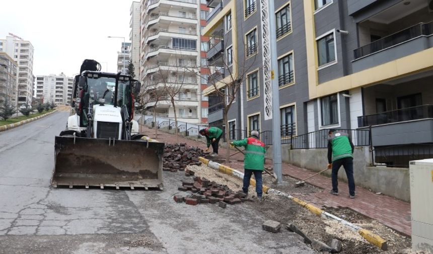 Şanlıurfa Karaköprü’de Kar Ve Sağanak Sonrası Yoğun Mesai!