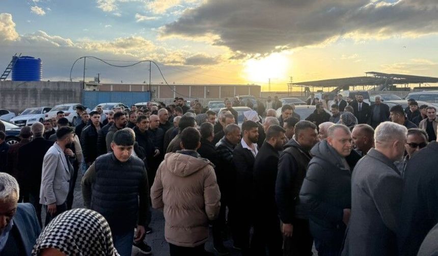Şanlıurfa Birecik’te Barış Sağlandı: Gaziantep’teki Bıçaklı Olayın Tarafları El Sıkıştı!