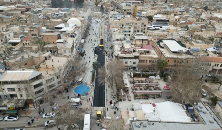 Şanlıurfa Divanyolu’nda Yayalaştırma Hamlesi: Tarihi Güzergâhta Asfalt Serimi!