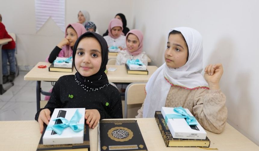 Şanlıurfa’da Kur’an Okumaya Başlayan Çocuklara Tablet Hediyesi
