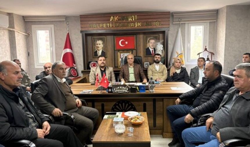 AK Parti Halfeti İlçe Teşkilatında Yönetim Kurulu Toplantısı