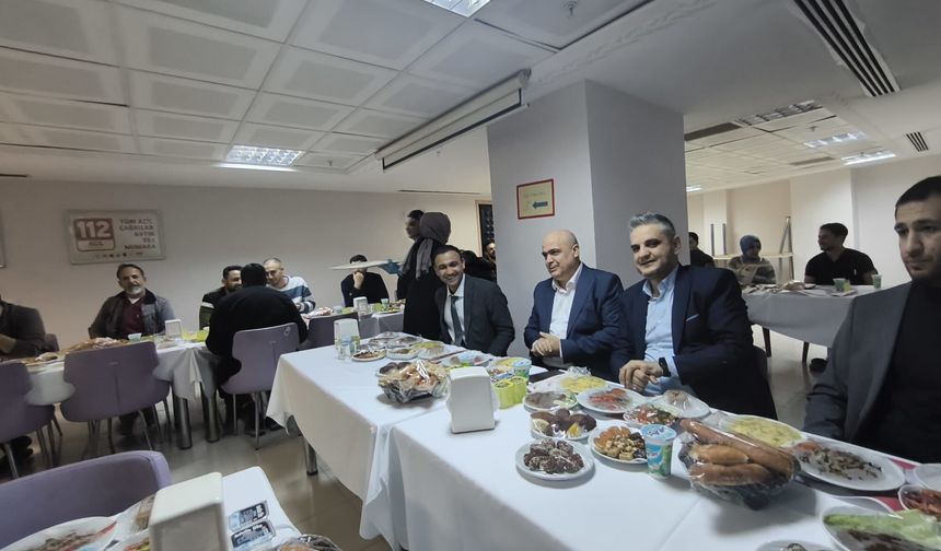 Akçakale Devlet Hastanesinde Sağlık Çalışanları İftarda Buluştu