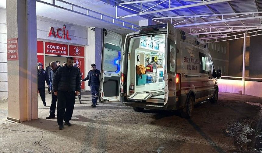 Siverek’te Trafik Kazası: Aynı Aileden 4 Kişi Yaralandı