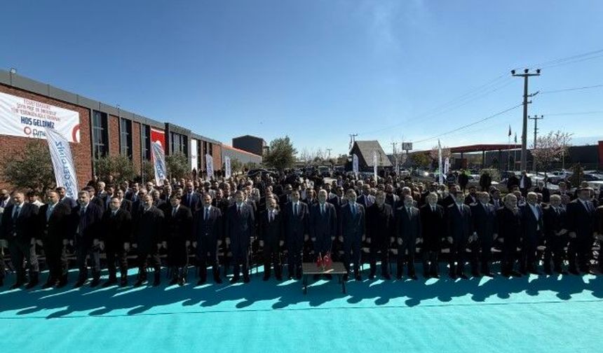 Bakan Bolat’tan Bölgedeki Savaşlara Rağmen Ekonomi Mesajı!