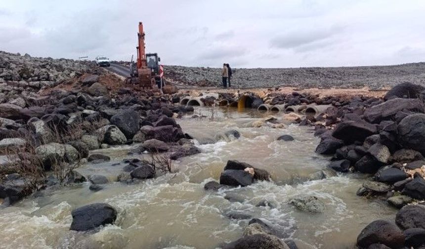 Büyükşehir Ekipleri Şanlıurfa Kırsalında Sel Hasarını Gideriyor!