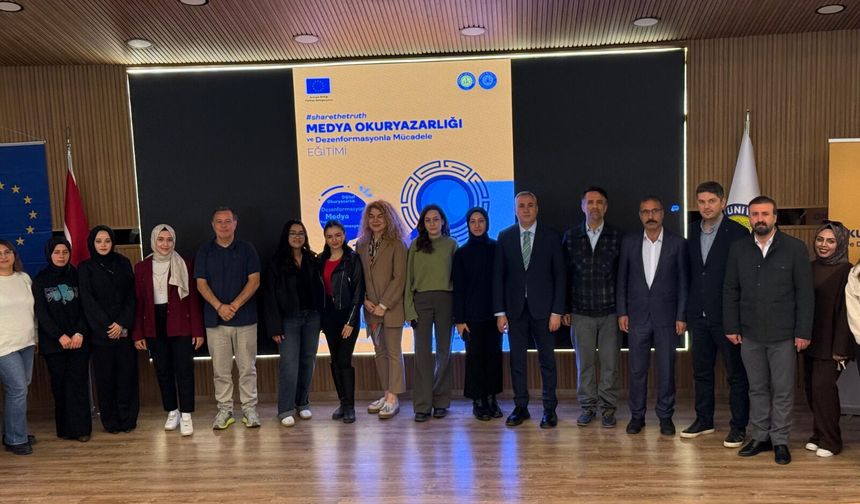 Üniversitede Medya Okuryazarlığı ve Dezenformasyonla Mücadele Eğitimi Düzenlendi