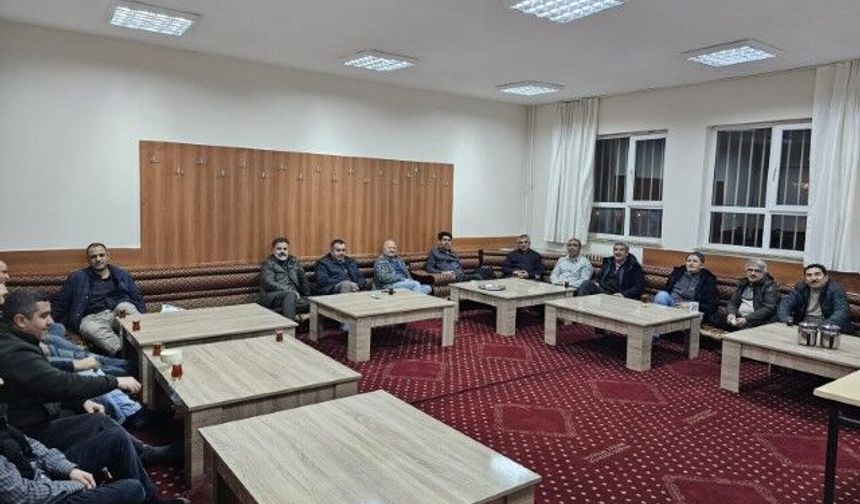 Eğitim-Bir-Sen Şanlıurfa Şube Başkanı Coşkun, eğitimcilerle iftarda buluştu