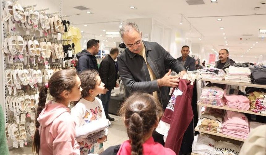 Şanlıurfa’da Yetim Çocuklara Bayramlık Sevinci