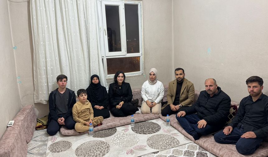 AK Parti Şanlıurfa İl Gençlik Kolları İftar Sofralarında Vatandaşlarla Buluştu