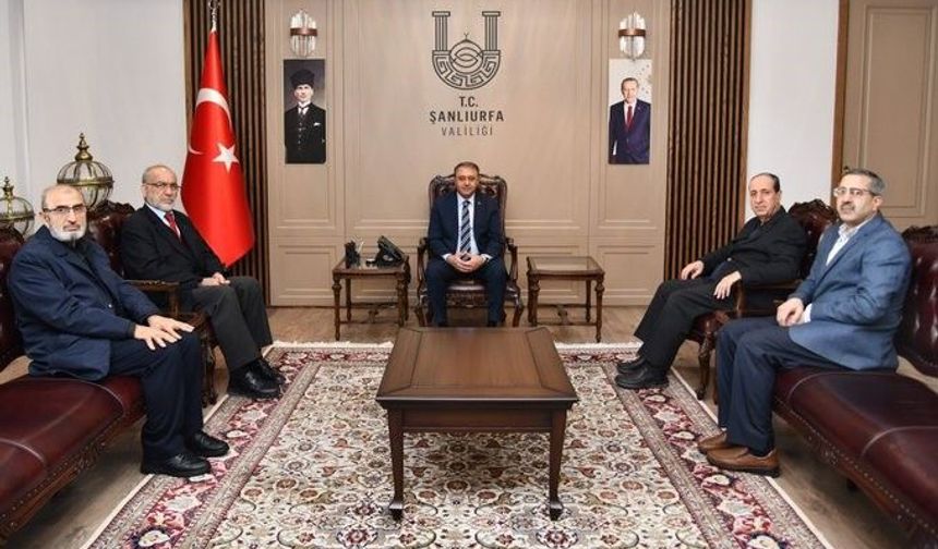 Haliliye ve Hizmet Vakfı Üyeleri Vali Şıldak’ı Ziyaret Etti!