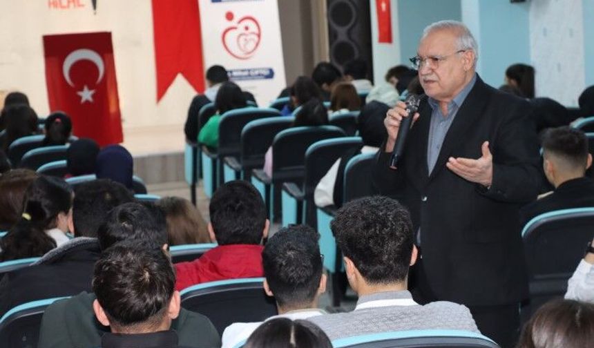 Şanlıurfa Karaköprü Belediyesi’nden Gençlere Öfke Kontrolü Semineri