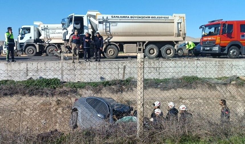 Şanlıurfa-Akçakale Yol Ayrımında Feci Çarpışma!