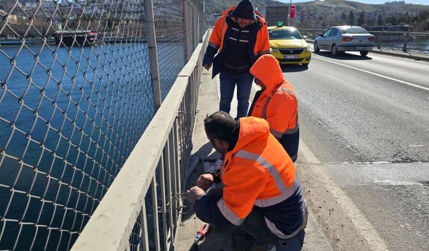 Şanlıurfa Birecik’te Köprü Aydınlatması Yenileniyor!