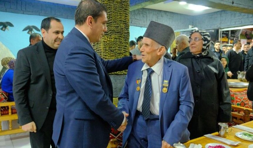 Şanlıurfa Birecik’te Protokol Ve Gaziler Bir Araya Geldi