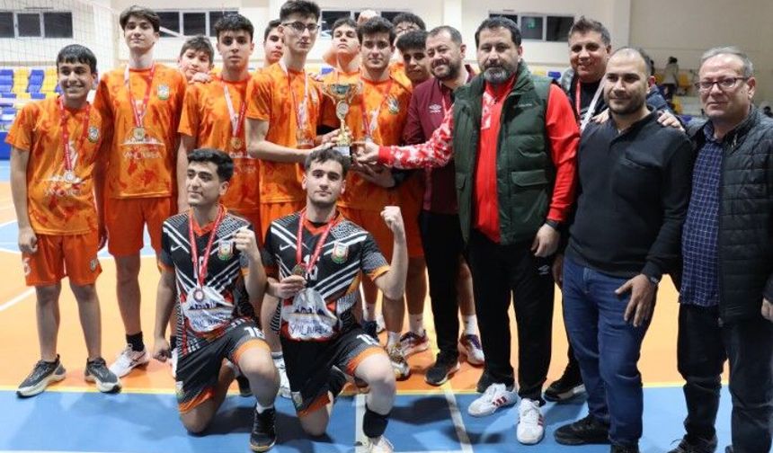 Şanlıurfa’da Yıldız Erkekler Voleybol Finalinde Şampiyon B Takımı Oldu