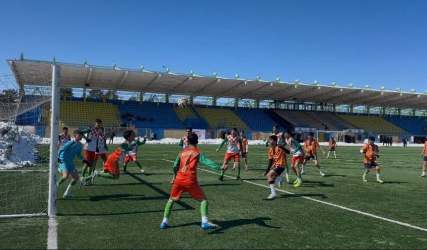 Şanlıurfa Takımları Ağrı’da Yıldızlar Futbol Turnuvasında Mücadele Ediyor!