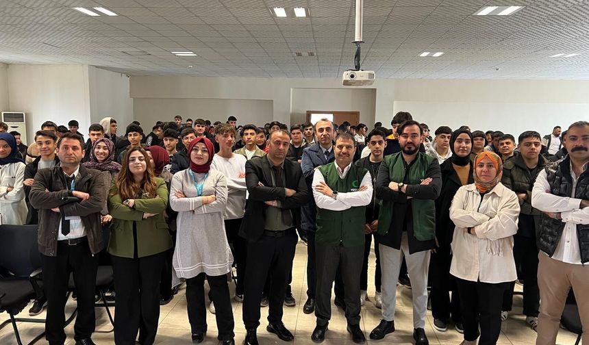 Yeşilay Haftası’nda Öğrencilere Madde Bağımlılığı Eğitimi