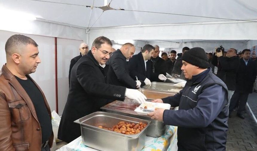 Başkan Canpolat Ramazan’ın Son İftarında Vatandaşlarla Buluştu