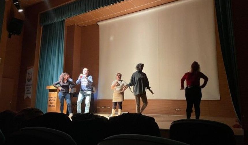 Kral Çingene” Provasına Yeşilay İlgi Gösterdi