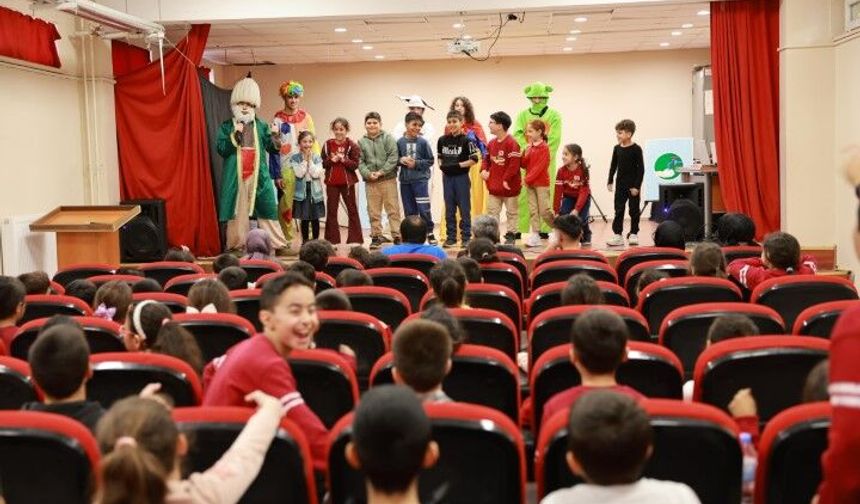 Şanlıurfa’da Binlerce Öğrenciye Tiyatro ile Su Tasarrufu Anlatılıyor