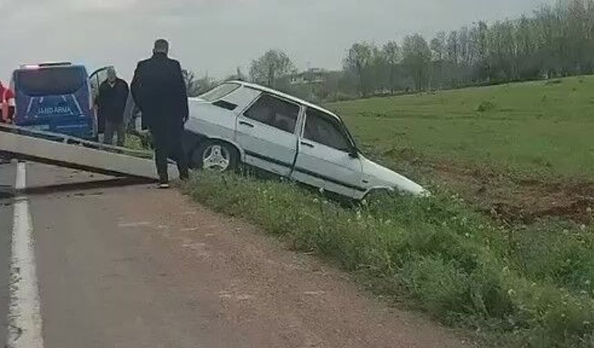 Şanlıurfa’da otomobil şarampole yuvarlandı 2 yaralı