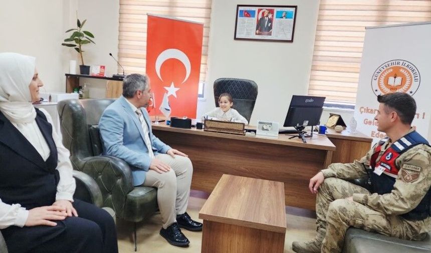 Şanlıurfa’da 23 Nisan Coşkusu: Fatma Şanlı Müdürlük Koltuğuna Oturdu