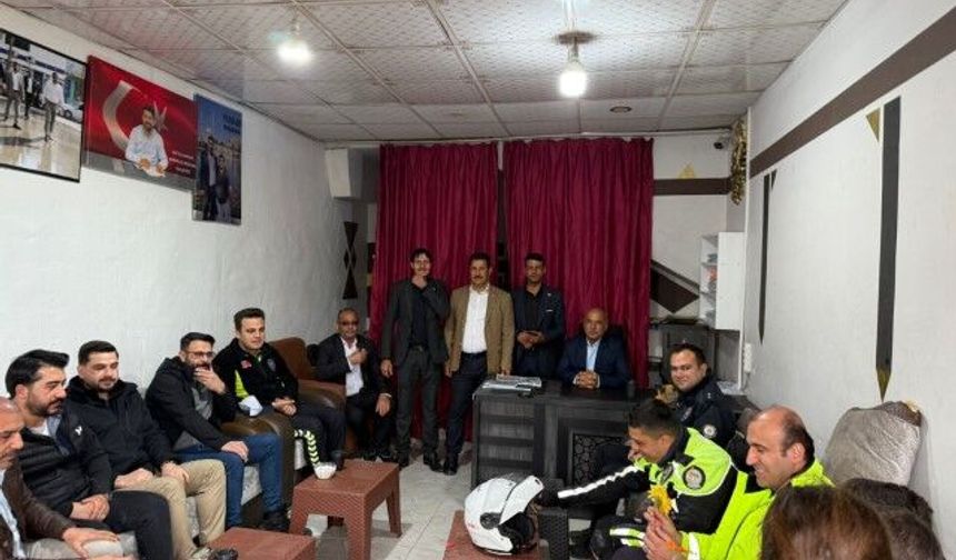 Şanlıurfa Akçakale’de Polislere Sürpriz Kutlama!